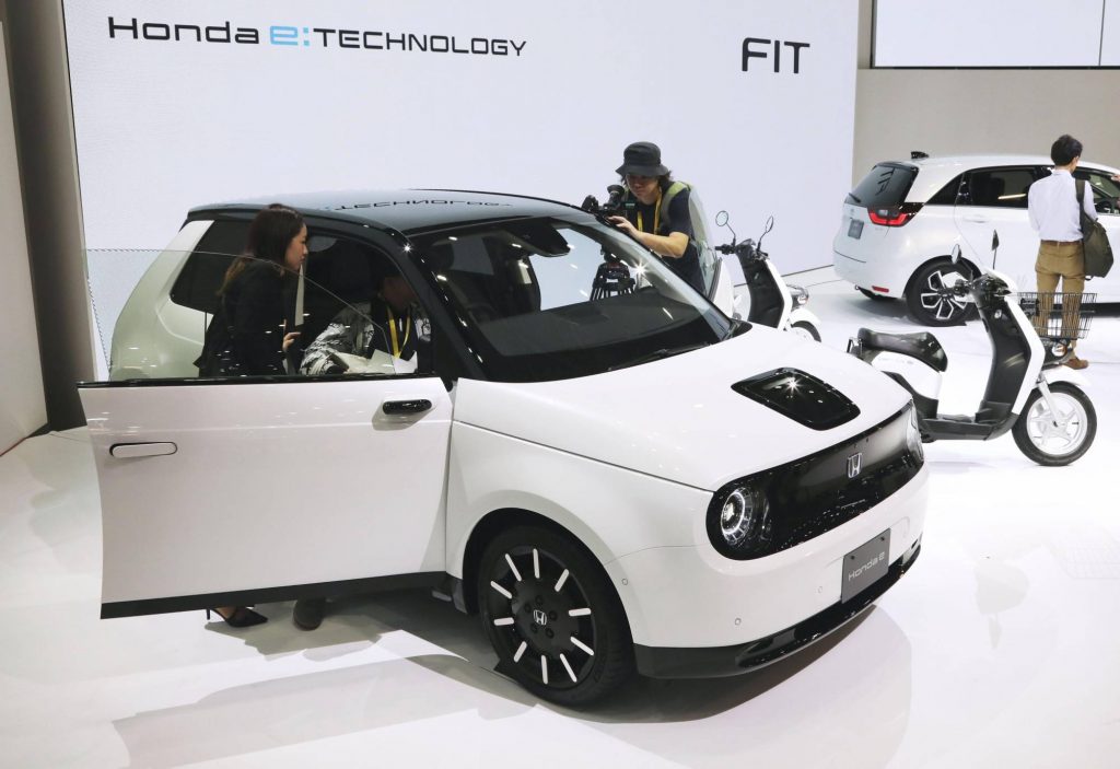 Subsequent electric cars can be charged wirelessly, under development